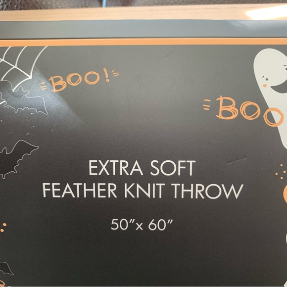 Happy Halloween Pink Ghost Blanket 50” x 60” Extra Soft Feather Knit Throw - Picture 7 of 11